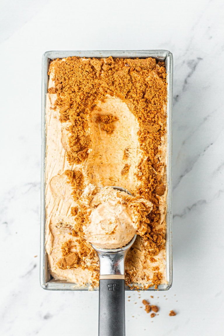 Pumpkin Spice Ice Cream with Biscoff Cookies (No-Churn)