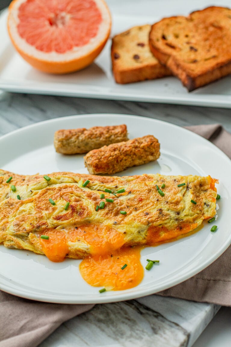 Gooey 5-minute  Cheddar Cheese Omelet