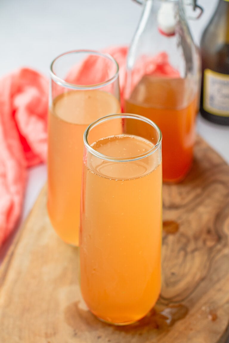 Light & Sparkling Peach Bellini Cocktail